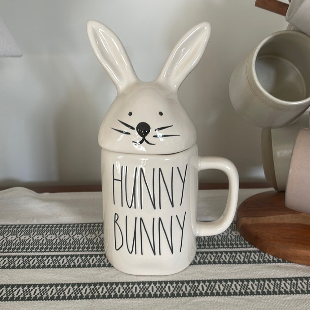 RAE DUNN Hunny Bunny-topper Mug 🐰